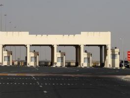 السعودية تغلق منفذها البري الوحيد مع قطر 