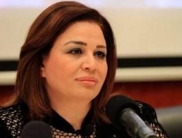 شاهد... صور نادرة لإلهام شاهين لم تروها من قبل!