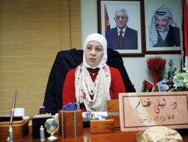 غنام تلتقي وفد من جامعة هارفرد وتطلعه على معاناة المواطنين