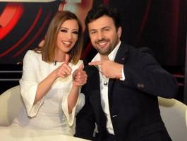 غزل علني من تيم لوفاء.. وكلام حب مثير