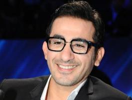 متسابقة تحرج أحمد حلمي بسبب لغته الإنكليزية.. كيف رد؟