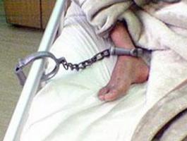 الاحتلال ينقل الأسير محمود أبو ذريع إلى مستشفى 