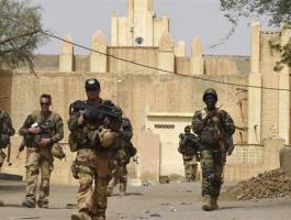 قتيل و20 جريحًا في هجوم على قوة الأمم المتحدة والقوات الفرنسية في مالي.jpg