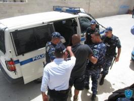 جنين الشرطة تقبض على 3 اشخاص بتهمة تعاطي المخدرات.jpg