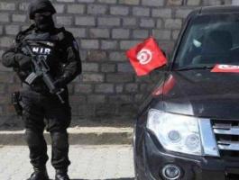 القبض على شخص طعن شرطيين قرب البرلمان التونسي.jpg