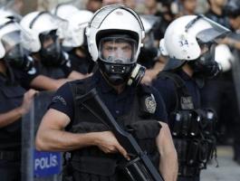 الشرطة التركية تلقي القبض على ألف شخص مشتبه بهم.jpg