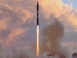 إيران تكشف عن صاروخ كروز جديد يصل 