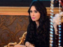“السر” يعيد الراقصة دينا 22 عامًا للوراء