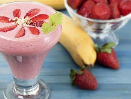 strawberry-banana-protein-smoothie1_1452716262.jpg