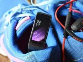 ما هو Gear Fit2 Pro الذي ستكشف سامسونغ عنه قريبا؟