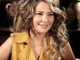 بالصورة: سيلفي لسلافة معمار مع ابنتها في الطائرة!
