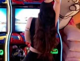 مغنية لبنانية أثارت الجدل بهذا الفيديو... لماذا منعت التعليقات؟