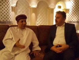 عساف يطلع رئيس جمعيه الصحفيين العمانيين على التطور في أداء الإعلام الفلسطيني.JPG