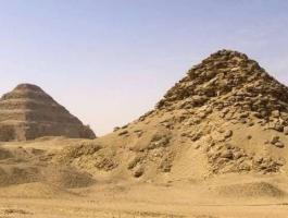 مصر.العثور-على-مقبرة-سليمة-عمرها-أكثر-من-4-آلاف-سنة-فيديو-صور-_440692_large.jpg