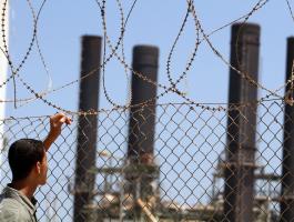 انقطاع خدمة الاتصال الهاتفي بغزة بسبب أزمة الكهرباء