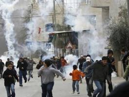 إصابات بالاختناق خلال قمع الاحتلال فعالية للمواطنين جنوب نابلس