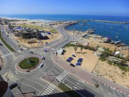 معاريف: إسرائيل أصبحت أمام خيارين اثنين لا ثالث لهم خلال الفترة المقبلة 