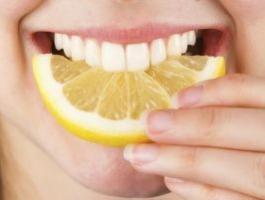 whiten-teeth-with-lemon-300x201.jpg