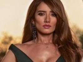 983facf526beezaina.jpg