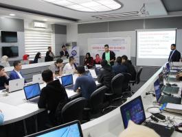 طلبة الكلية الجامعية يتعرفون على آخر تطبيقات Google في مجال المال والأعمال