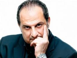بالفيديو : خالد الصاوي يطلق النار على جمهور مسرحيته!!