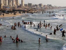 الصليب الأحمر يحذر من تزايد ضخ المياه العادمة لبحر قطاع غزة.jpg
