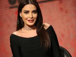 شاهدوا الصورة الأولى لسيرين عبد النور.. معالم الحمل بادية عليها!