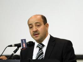 أبو زيد  خصم رواتب موظفي السلطة في القطاع حقق عدد من الإنجازات اللافتة والمهمة.jpg