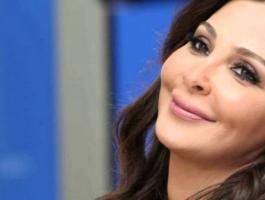 إليسا تعيش قصة حب.. وهذا هو الدليل