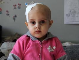 الإغاثة التركية توزع مساعدة مالية بقيمة 1000 يورو لمرضى السرطان بغزة