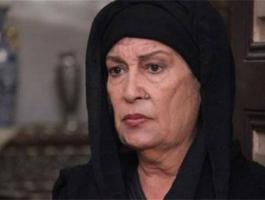 الكبيرة منى واصف تزفّ ابنها شهيدا..