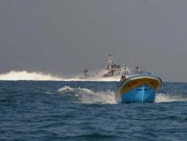 استهداف مراكب الصيادين قبالة سواحل غزة والوسطى