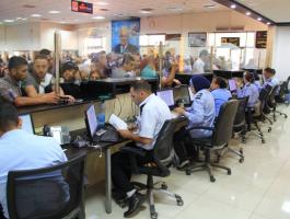 الاحتلال يمنع 14 مواطناً من السفر عبر معبر الكرامة