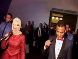 عروسان مصريان يشعلان مواقع التواصل بمشاجرة من نوع خاص