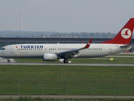 Turkish_Airlines_B738_TC-JGE