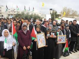 وقفة تضامنية مع الأسرى المضربين عن الطعام في الخليل