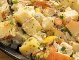 salade-de-pomme-de-terre-aux-herbes-facile-980x490