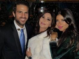 بالصور.. ماذا تفعل إليسا مع اللاعب فابريغاس في لندن؟
