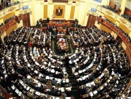 برلمان مصر يسقط عضوية أنور السادات وبلاغ عاجل لمحاكمته