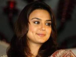 1403900828_normal_PreityZinta_144736_large