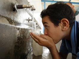 الاحتلال يبدأ بضخ كميات من المياه العذبة إلى قطاع غزة