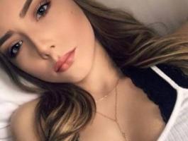 بالصور : لن تصدقوا هذه ابنة اي نجم شهير... ارتبط بوالدتها في سن الـ17!