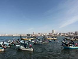 سلطات الاحتلال تقرر توسيع مساحة الصيد بغزة إلى 9 أميال نهاية الشهر الجاري