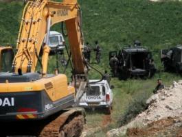 الاحتلال يجرف أراضي زراعية غرب الخليل