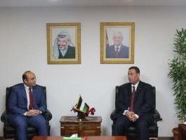 الرئاسة المصرية تقدم التهاني لسفارة فلسطين بذكرى إعلان الاستقلال.jpg