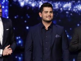 الرئيس محمود عباس يستقبل مشتركي “أراب آيدول”.. وهذا ما تلقاه من يعقوب شاهين