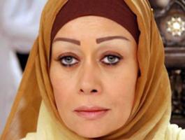 شاهدوا :  بعد ارتداؤه لسنوات... هالة فاخر تخلع الحجاب!