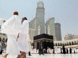 بالفيديو.. أغلى لاعب في العالم يؤدي العمرة!