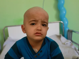 الاحتلال يحرم أم من غزة مرافقة طفلها المريض بالسرطان.png