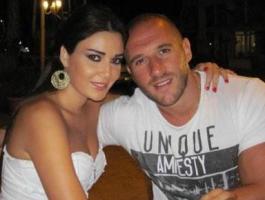 بالفيديو : زوج سيرين عبدالنور يتغزل بجمالها.. شاهدوا ردّ فعلها الغريب!